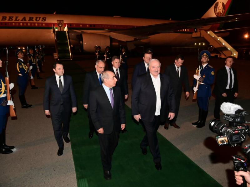 Президент Беларуси Александр Лукашенко прибыл с государственным визитом в Азербайджан