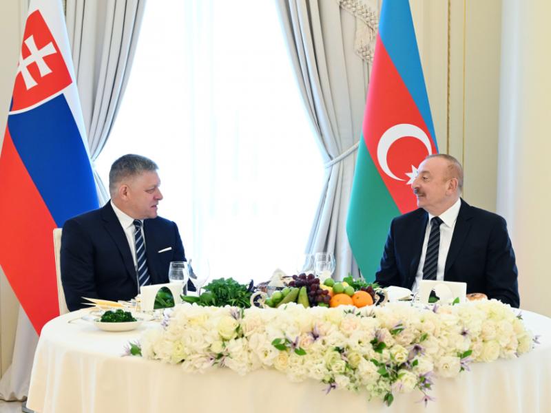 Official dinner was hosted on behalf of President of Azerbaijan in honor of Prime Minister of Slovakia 