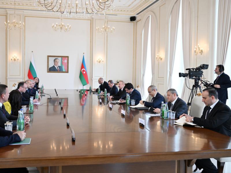 Состоялась встреча президентов Азербайджана и Болгарии в расширенном составе