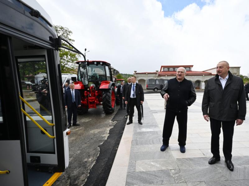 President Ilham Aliyev and President Aleksandr Lukashenko viewed bus jointly manufactured by Azerbaijan and Belarus, as well as tractors presented by the Belarusian President