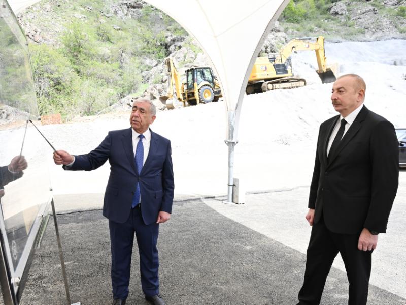 Президент Ильхам Алиев ознакомился с работами, проводимыми на автомобильной дороге Ханкенди-Шуша-Лачин