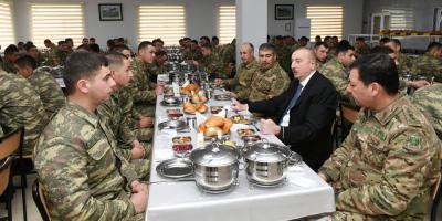 Beyləqan rayonu ərazisində yeni inşa edilmiş hərbi hissədə yaradılan şəraitlə tanışlıq