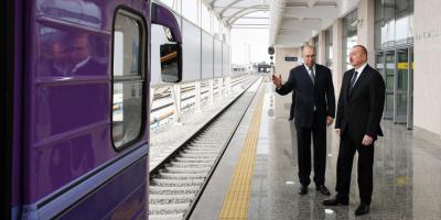 Prezident İlham Əliyev Bakı Metropoliteninin əsaslı şəkildə yenidən qurulan “Bakmil” stansiyasında yaradılan şəraitlə tanış olub