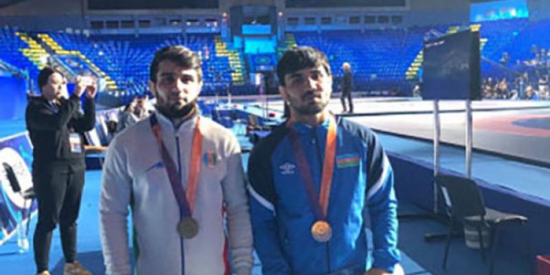 Güləşçilərimiz Kiyevdə altı medal qazanıblar