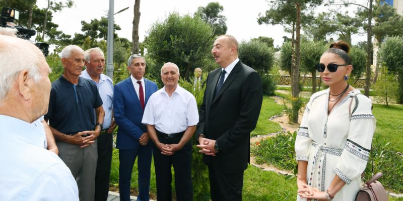 Prezident İlham Əliyev Pirallahı rayonunda “Mirvari” Park Kompleksində yaradılan şəraitlə tanış olub