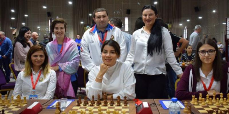 Qadın şahmatçılarımız Avropa çempionatında Ermənistan yığmasını məğlub edərək bürünc medal qazanıblar 