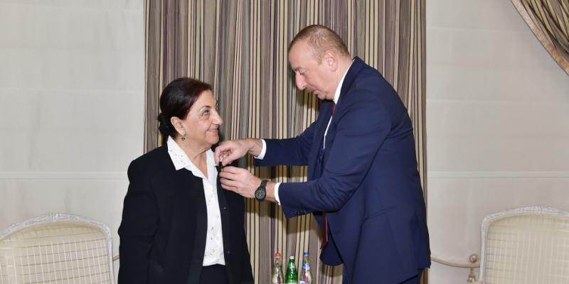Президент Ильхам Алиев вручил Диляре Сеидзаде орден «Шараф»