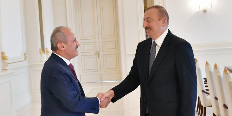 Президент Ильхам Алиев принял делегацию во главе с министром транспорта и инфраструктуры Турции