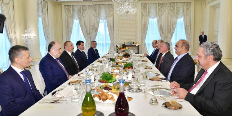 Azərbaycan Prezidenti İlham Əliyev İordaniya Kralı II Abdullah ilə işçi nahar edib