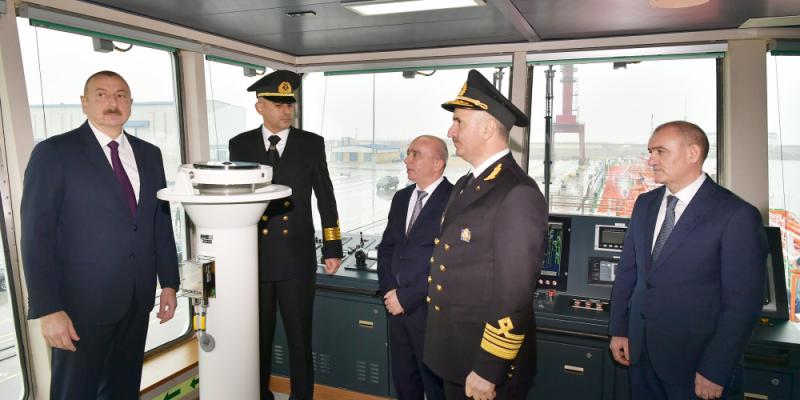 Президент Ильхам Алиев принял участие в церемонии сдачи в эксплуатацию первого танкера, построенного на Бакинском судостроительном заводе, и спуска на воду судна-парома «Азербайджан» 