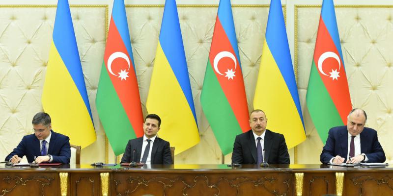 Подписаны азербайджано-украинские документы