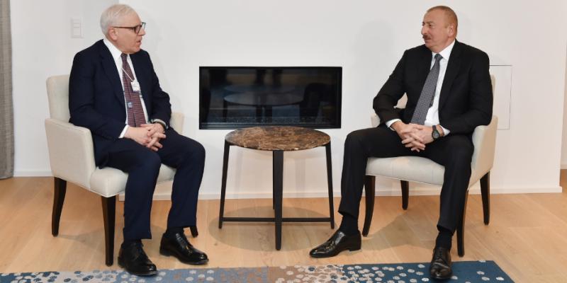 В Давосе состоялась встреча Президента Ильхама Алиева с соучредителем компании Carlyle Group