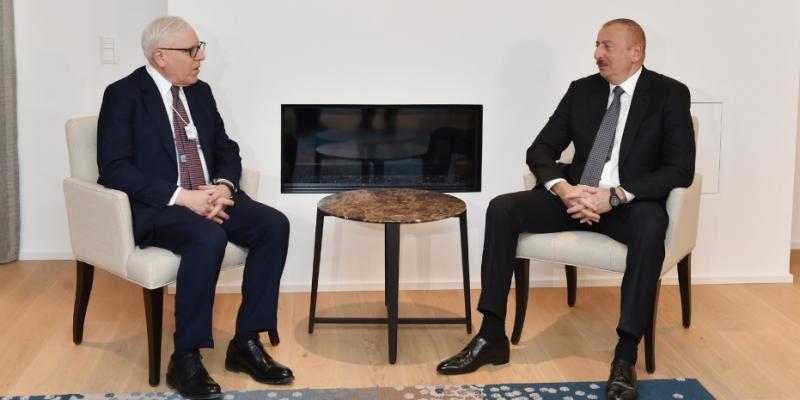 Prezident İlham Əliyevin Davosda “Carlyle Group” şirkətinin həmtəsisçisi ilə görüşü olub 