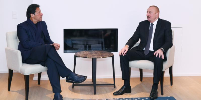Prezident İlham Əliyev Davosda Pakistanın Baş Naziri ilə görüşüb 