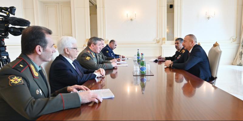 Президент Ильхам Алиев принял делегацию во главе с начальником Генерального штаба Вооруженных сил России