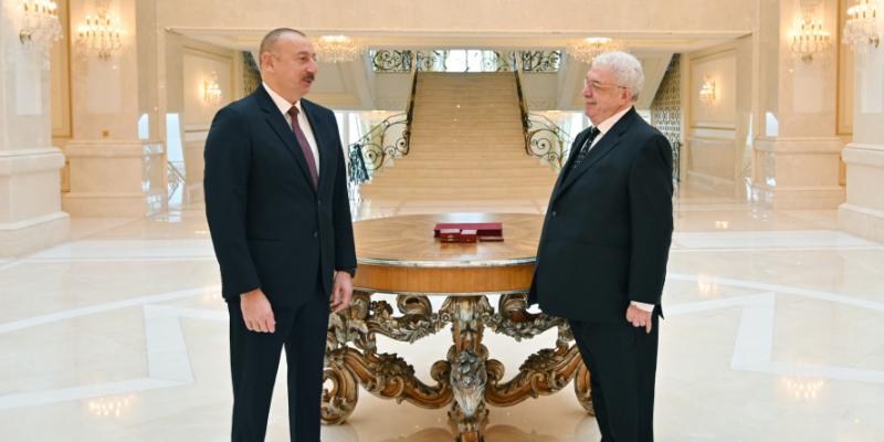 Президент Ильхам Алиев вручил Михаилу Гусману орден «Шараф»  