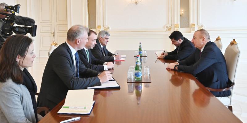 Президент Ильхам Алиев принял делегацию во главе со специальным представителем Европейского союза