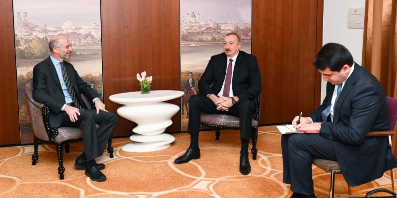 Президент Ильхам Алиев встретился в Мюнхене с президентом и генеральным исполнительным директором Международной кризисной группы