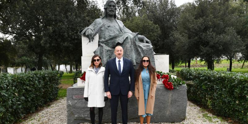 Президент Ильхам Алиев посетил в Риме памятник гениальному азербайджанскому поэту и мыслителю Низами Гянджеви
