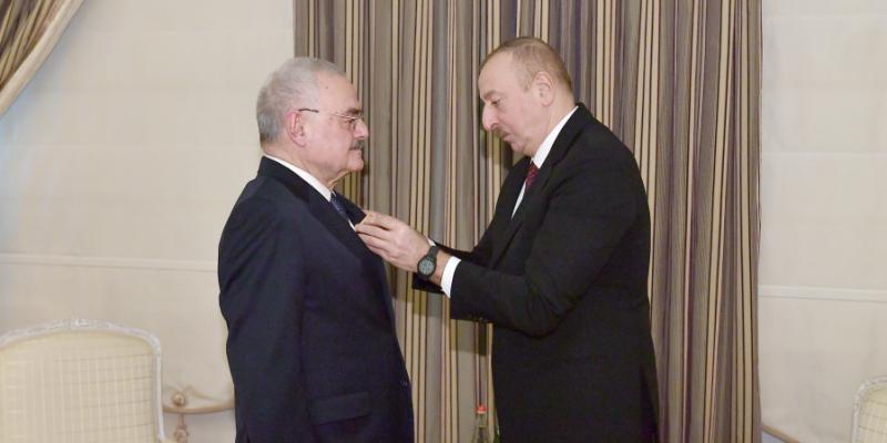Президент Ильхам Алиев вручил Артуру Раси-заде орден «За службу Отечеству» 1-й степени
