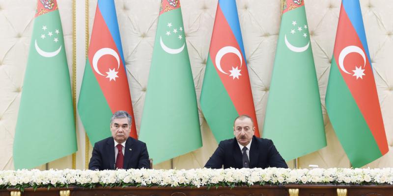 Президенты Азербайджана и Туркменистана выступили с заявлениями для печати