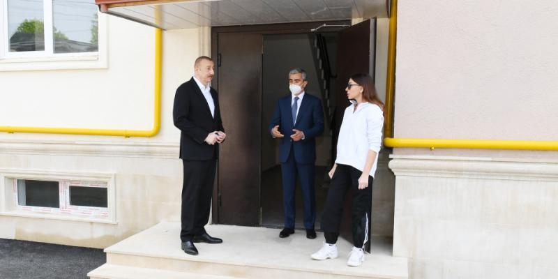 President Ilham Aliyev viewed conditions created at multi-apartment buildings constructed in Shamakhi