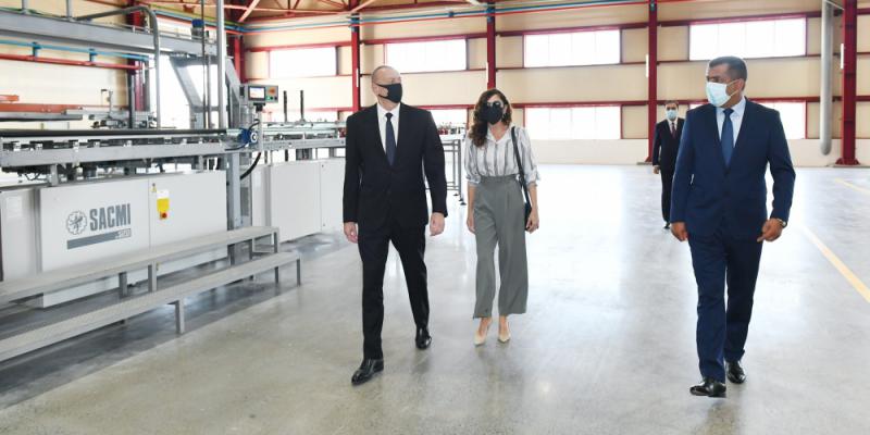 Президент Ильхам Алиев принял участие в открытии завода по производству строительных материалов в Гяндже