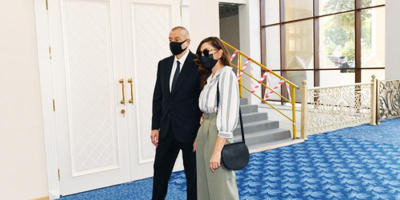 Президент Ильхам Алиев ознакомился со строительством нового здания Гянджинского государственного драматического театра