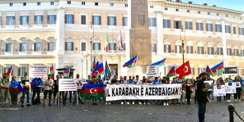 İtaliya parlamenti önündə Azərbaycana dəstək aksiyası keçirilib