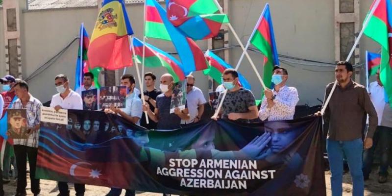 Армяне совершили провокацию во время акции протеста наших соотечественников в Кишинэу