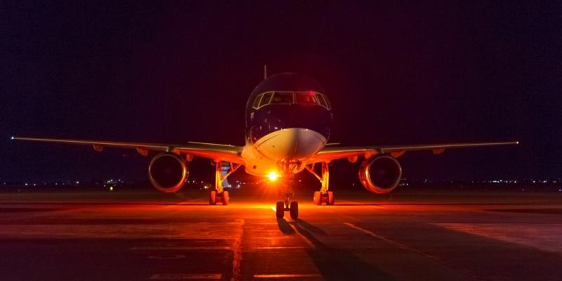 AZAL вернул 117 азербайджанцев из Алматы