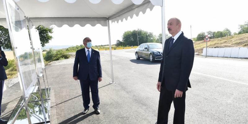 Президент Ильхам Алиев ознакомился с проектом реконструкции части автомобильной дороги Баку-Шамаха-Муганлы-Исмаиллы-Габала