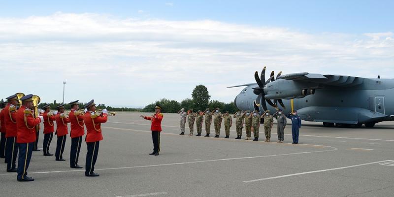 Turkish Air Force representatives arrive in Ganja