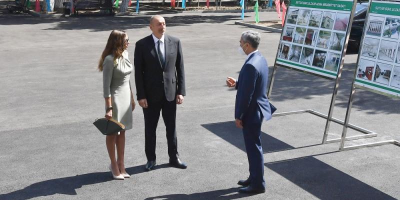 Президент Ильхам Алиев и первая леди Мехрибан Алиева приняли участие в открытии Дома культуры имени Саттара Бахлулзаде в Сураханском районе 