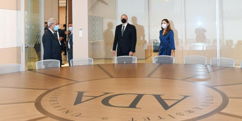 Президент Ильхам Алиев и первая леди Мехрибан Алиева приняли участие в открытии двух новых корпусов Университета АДА