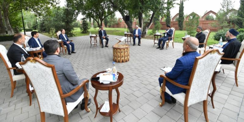 Assistant to Azerbaijani President meets with religious figures in Ganja