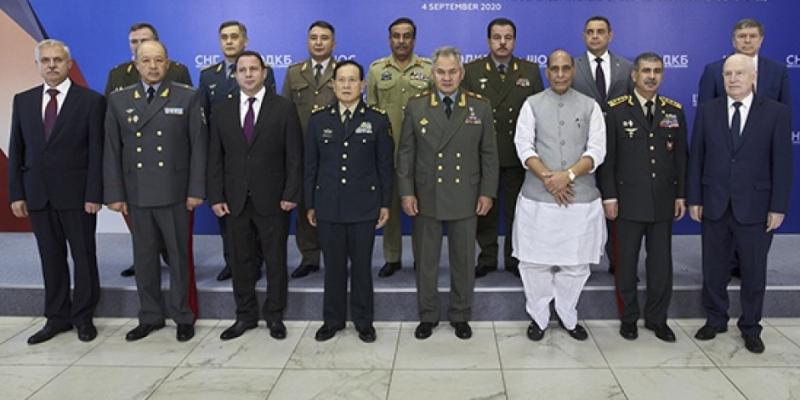 Azerbaijani Defense Minister attends international meeting in Moscow
