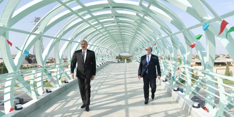 Президент Ильхам Алиев принял участие в открытии надземного пешеходного перехода на автодороге Мардакян-Загульба