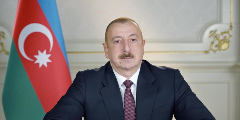 На официальной странице Президента Ильхама Алиева в Facebook размещена публикация в связи с Днем нефтяника