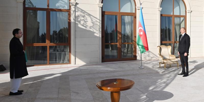 Президент Ильхам Алиев принял верительные грамоты новоназначенного посла Пакистана в Азербайджане