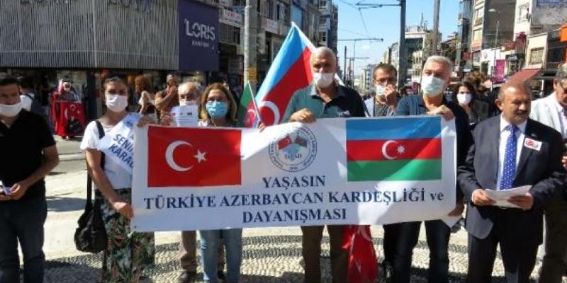İstanbulda “Səninləyik Azərbaycan” şüarı altında növbəti dəstək aksiyası keçirilib