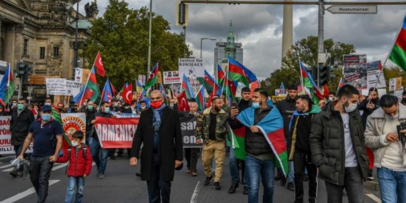 В Берлине прошла массовая демонстрация соотечественников в поддержку освободительной миссии доблестной Азербайджанской армии