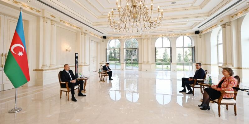 President Ilham Aliyev received credentials of incoming Dutch ambassador
