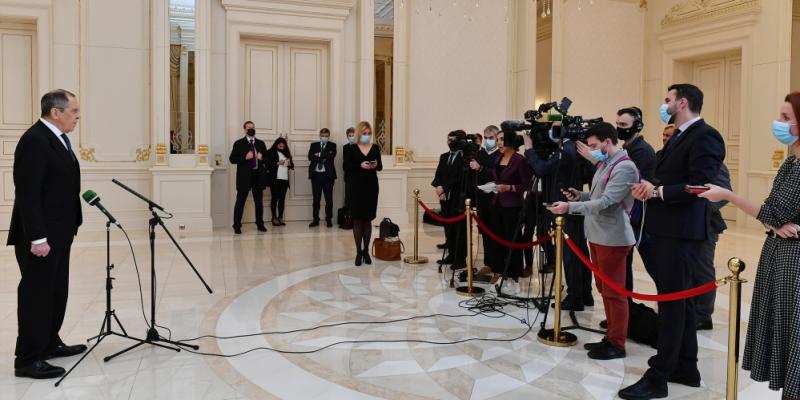 Russian Foreign Minister speaks to media in Baku and responds to questions from journalists