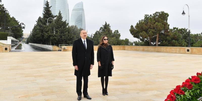 President Ilham Aliyev and first lady Mehriban Aliyeva paid tribute to Azerbaijani martyrs