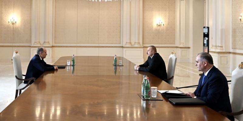 Президент Ильхам Алиев принял директора Федеральной службы безопасности России