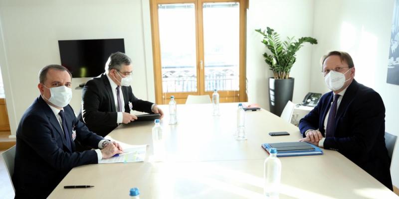 FM Bayramov meets with EU Commissioner for Neighborhood Policy and Enlargement