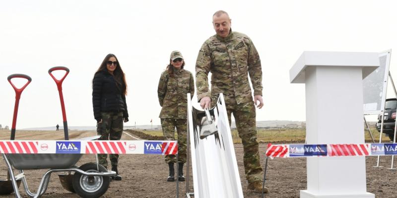 Президент Ильхам Алиев заложил фундаменты дороги Физули-Шуша и аэропорта в Физулинском районе, побывал в городе Шуша