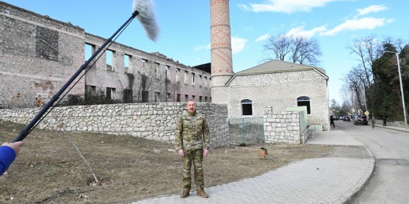 Президент Ильхам Алиев: Мы восстановим все наши историко-религиозные памятники, разрушенные врагом в Карабахе