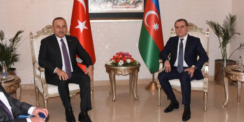 Azerbaijani, Turkish FMs discuss cooperation within international organizations